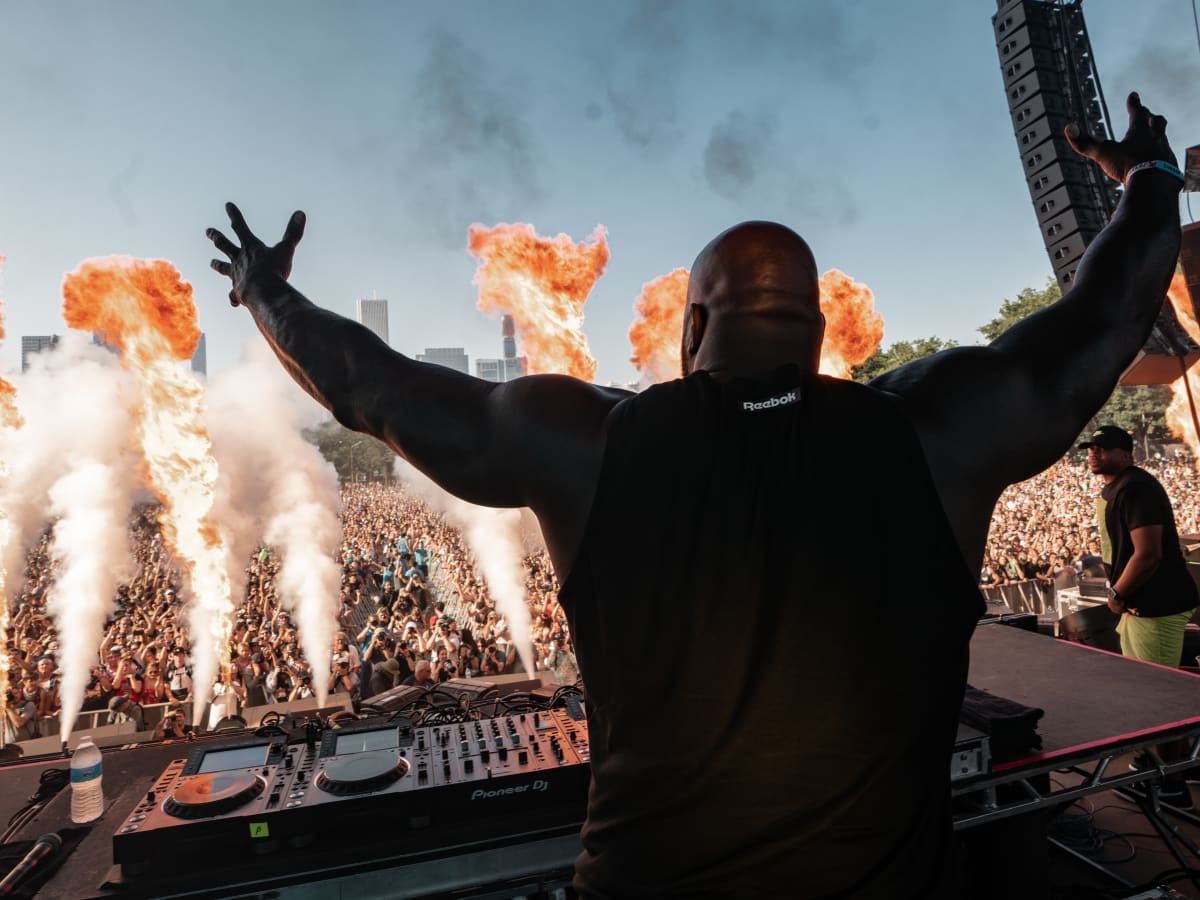 https://www.shaqfuradio.com/wp-content/uploads/2021/11/shaq-lost-lands-stage.jpeg