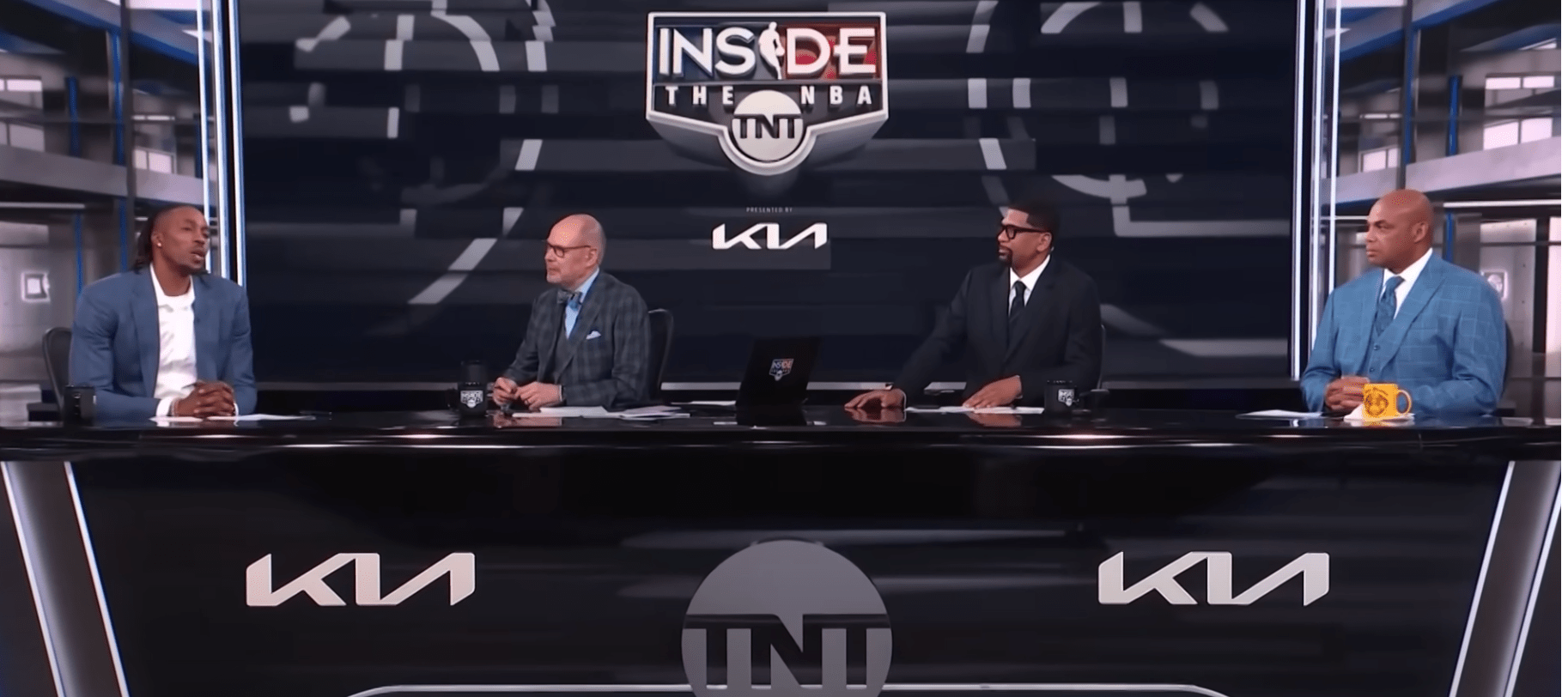 Dwight Fills In For Shaq – Ruffles Barkley Feathers